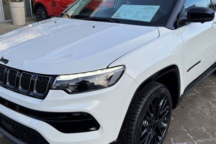 Jeep Compass 12.108 km 32.990 &euro; Lübeck 23554