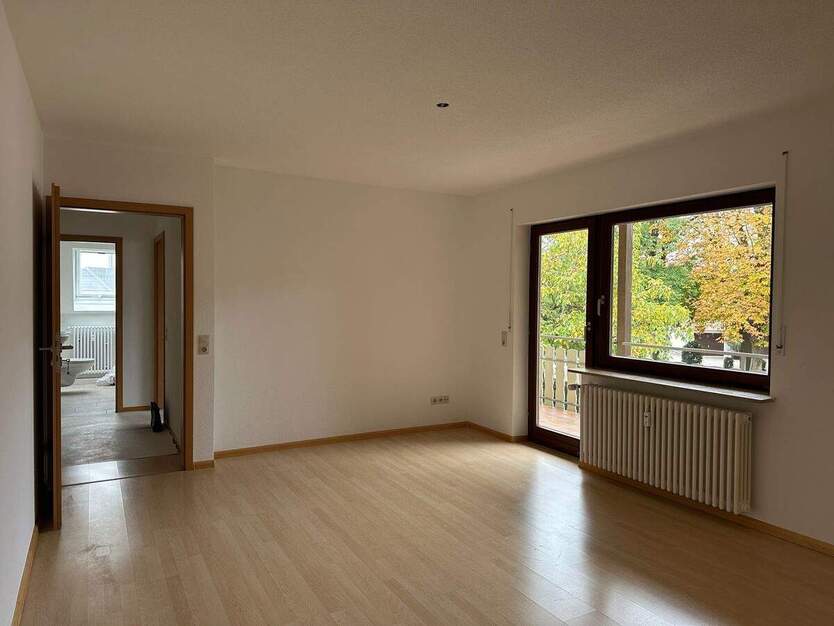 Gepflegte 3-Zimmer-Maisonette-Wohung mit 2 Balkonen und Garage 3 zimmer