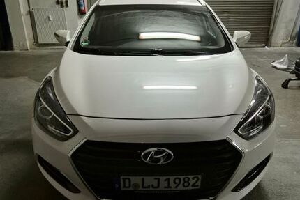 Hyundai i40 238.000 km 5.499 &euro; Düsseldorf 40625