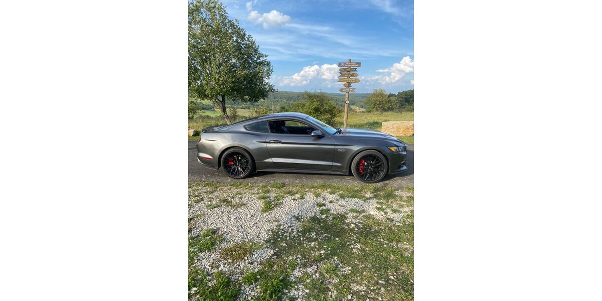 Ford Mustang 111.000 km 28.750 &euro; Herleshausen 37293