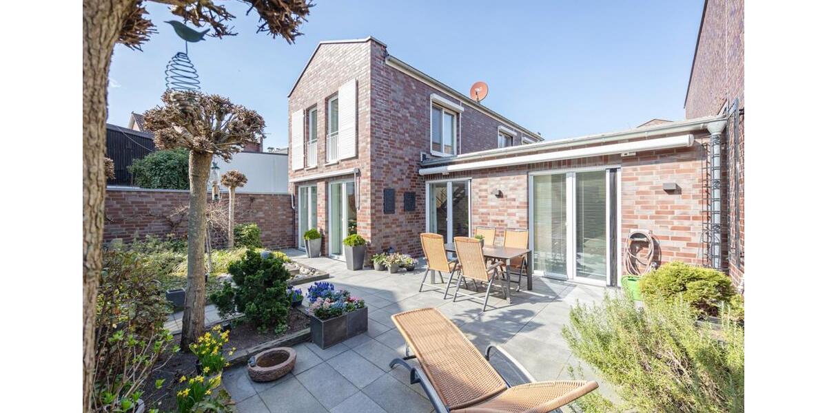 Einfamilienendhaus mit kleinem Terrassengarten 4 zimmer