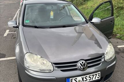 VW Golf 114.000 km 5.500 &euro; Esslingen am Neckar 73734