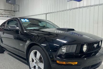 Ford Mustang 99.000 km 6.300 &euro; Oberhaching 82041
