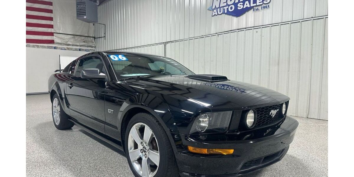 Ford Mustang 99.000 km 6.300 &euro; Oberhaching 82041