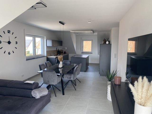 Etagenwohnung Aufhausen - 4 Zimmer, 116 m&sup2;, 1.150&euro; | Angebot:25850602