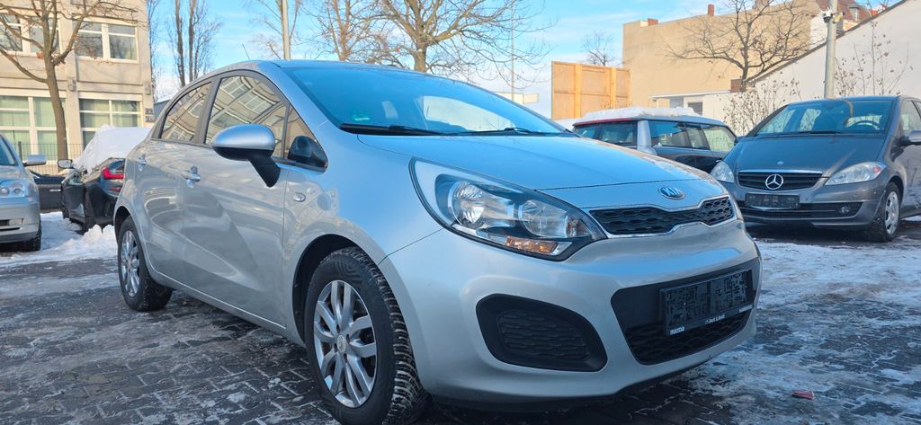 Kia Rio 97.969 km 9.999 &euro; Berlin 13581
