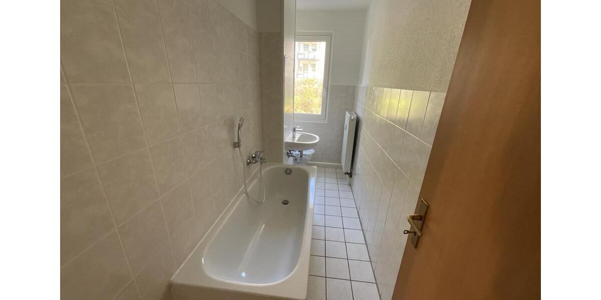 Erdgeschoßwohnung Suhl - 3 Zimmer, 56 m&sup2;, 365&euro; | Angebot:26676878