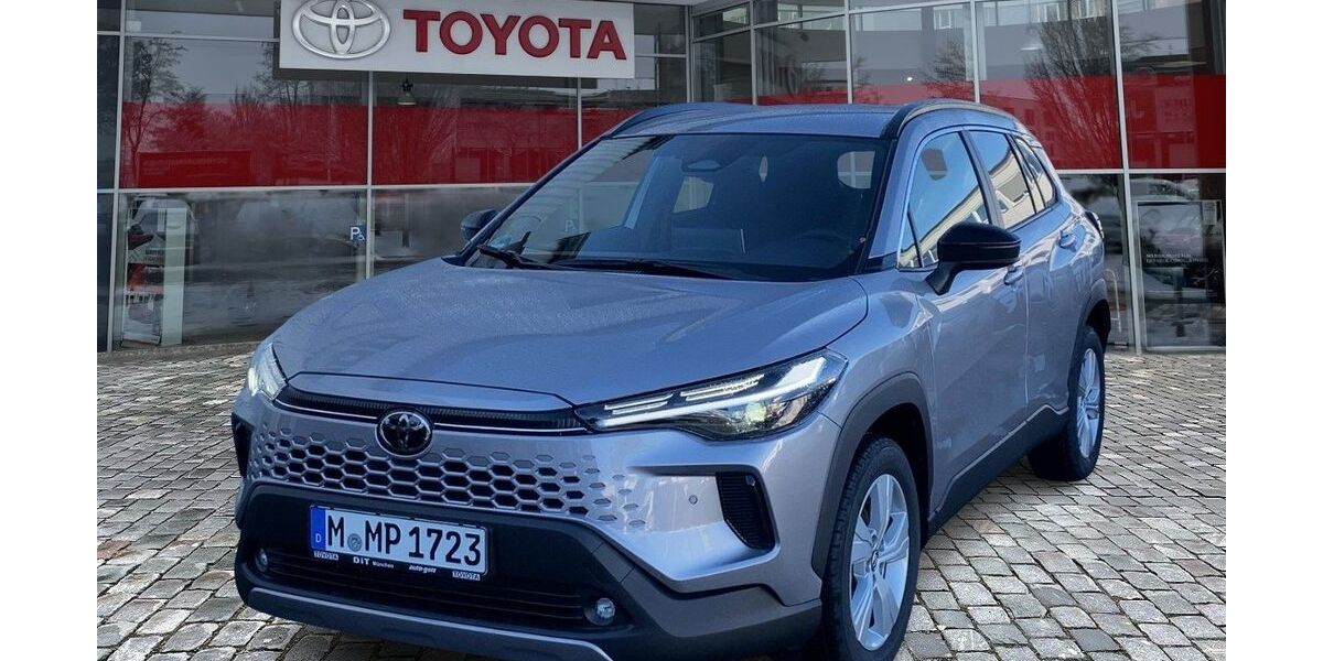 Toyota Corolla Cross 1.990 km 38.990 &euro; München 80687
