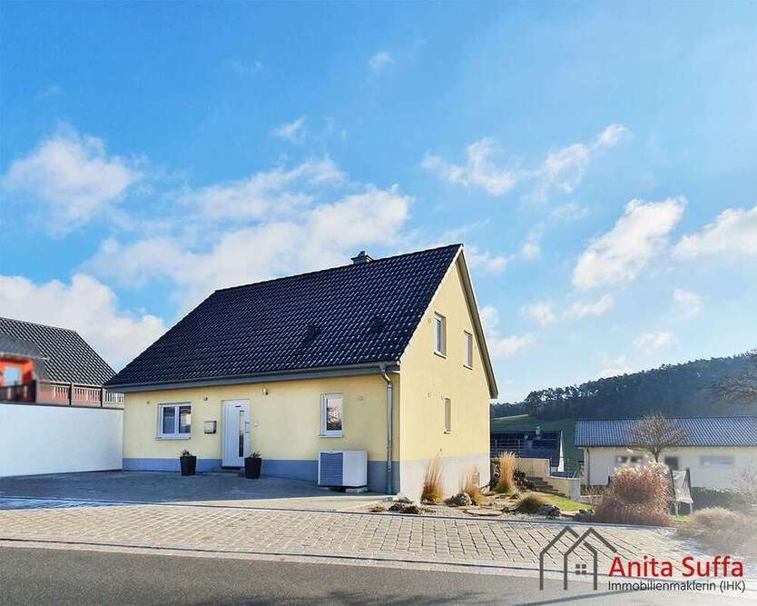 Haus zum Kaufen in Neuhof a.d. Zenn 540.000 € 145 m²