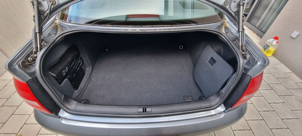Audi A4 151.000 km 2.500 &euro; Metzingen 72555