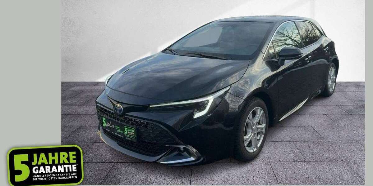 Toyota Corolla 13.718 km 24.055 &euro; Halle 06130