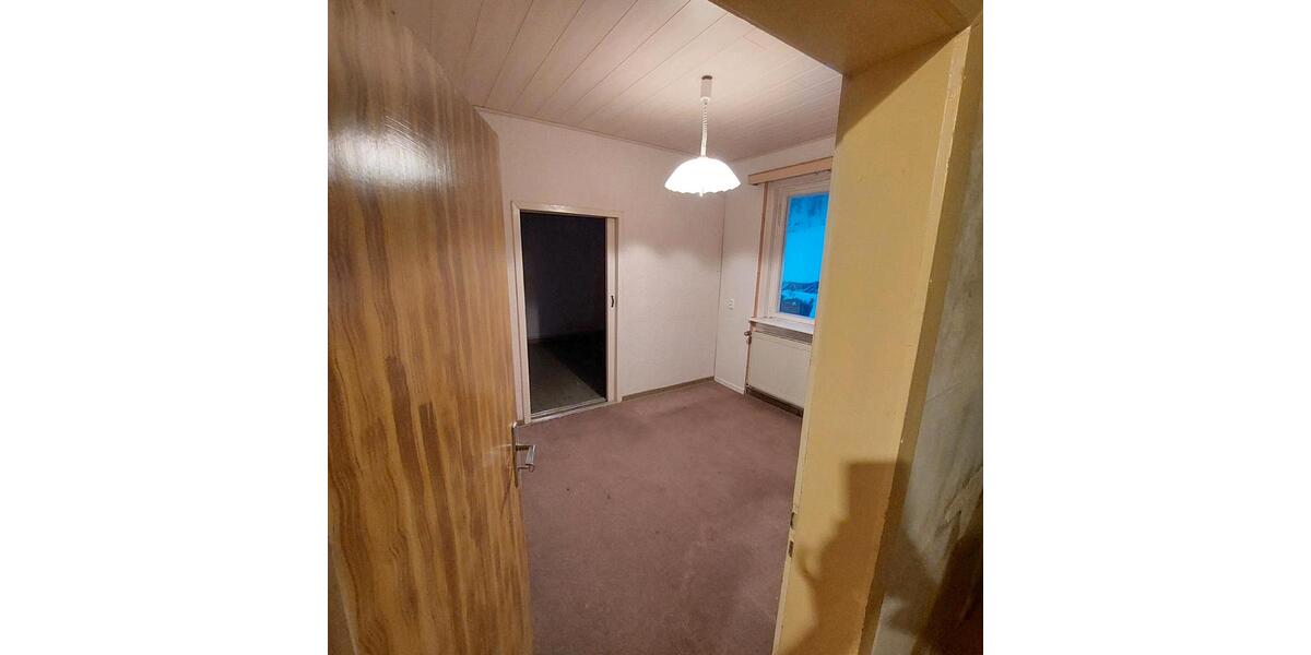 Einfamilienhaus Steinbach-Hallenberg Hallenberg - 9 Zimmer, 140 m&sup2;, 80.000&euro; | Angebot:26398498