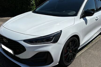 Ford Focus 16.000 km 32.900 &euro; Königsbronn 89551