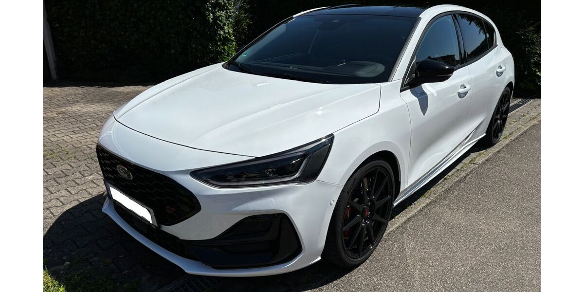 Ford Focus 16.000 km 32.900 &euro; Königsbronn 89551