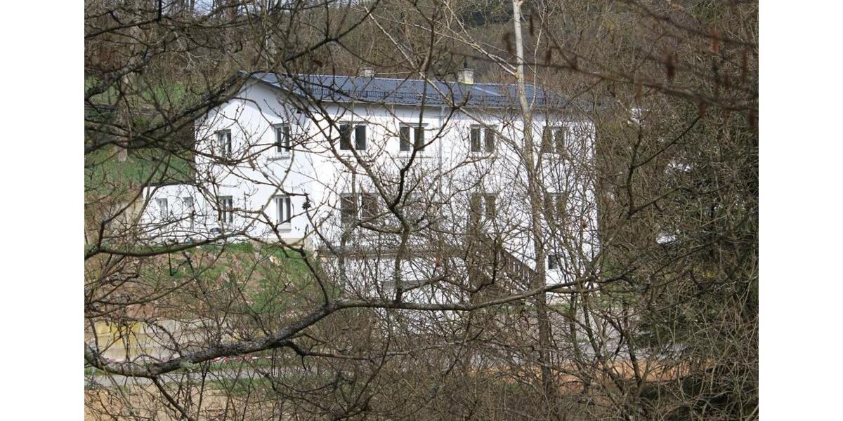 Mehrfamilienhaus, Wohnhaus Haiger - 10 Zimmer, 220 m&sup2;, 1.600&euro; | Angebot:25561238