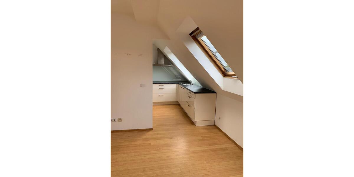 Dachgeschoßwohnung Chemnitz Kapellenberg - 3.5 Zimmer, 77 m&sup2;, 135.000&euro; | Angebot:25404114