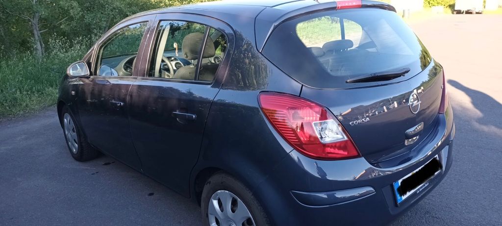 Opel Corsa 139.000 km 4.200 &euro; Flieden 36103