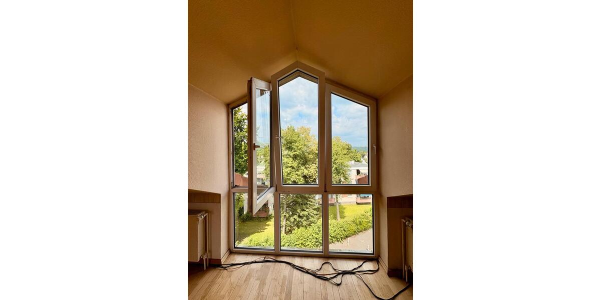 Dachgeschoßwohnung Hattingen Blankenstein - 4 Zimmer, 98 m&sup2;, 210.000&euro; | Angebot:26035213