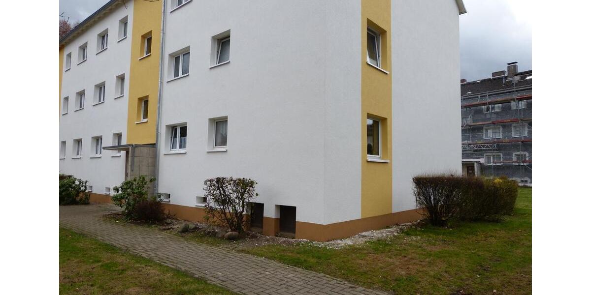 3 Zimmer und 2 Zimmer eine Wohnung auf 2 Etagen Plus Garage 5 zimmer