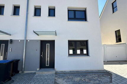 Moderne Doppelhaushälfte in ruhiger, zentrumsnaher Lage von Heidenheim - Neubau-Erstbezug 6 zimmer