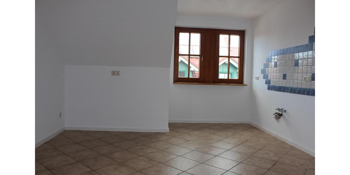 Dachgeschoßwohnung Reichling - 4 Zimmer, 137 m&sup2;, 995&euro; | Angebot:25852500