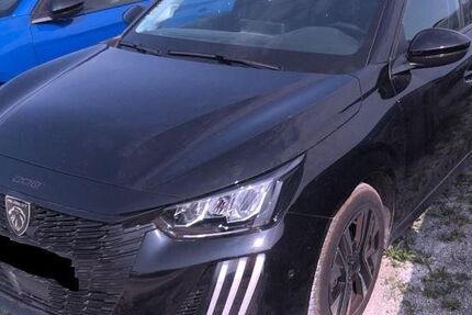 Peugeot 208 28.900 km 14.880 &euro; Rüsselsheim 65428