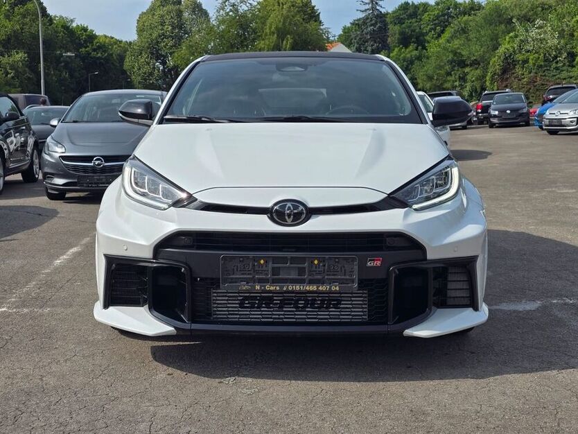 Yaris
