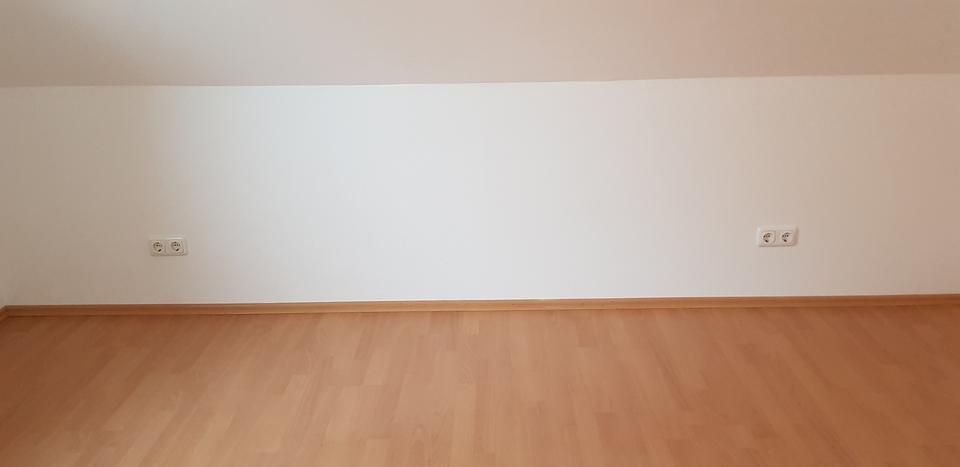 Dachgeschoßwohnung Osterrönfeld - 2.5 Zimmer, 65 m&sup2;, 575&euro; | Angebot:25380668