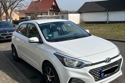 Hyundai i20 41.462 km 12.000 &euro; Nesse-Apfelstädt 99192