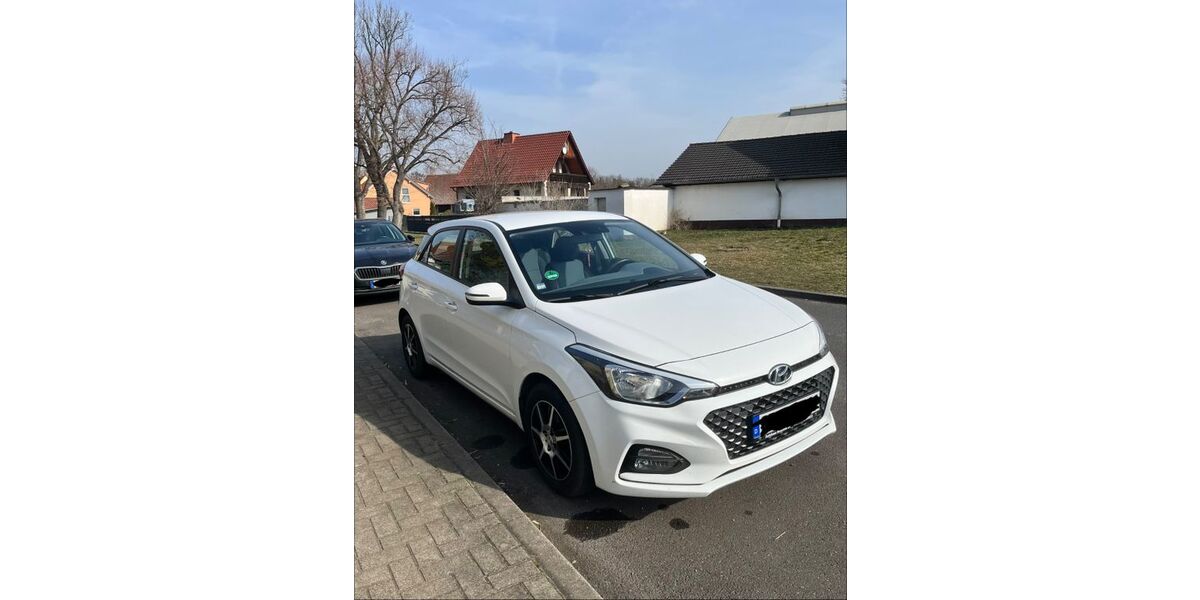 Hyundai i20 41.462 km 12.000 &euro; Nesse-Apfelstädt 99192