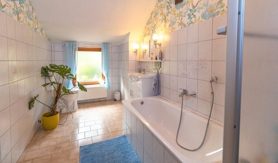 Einfamilienhaus Wingst - 9 Zimmer, 184 m&sup2;, 360.000&euro; | Angebot:26416082