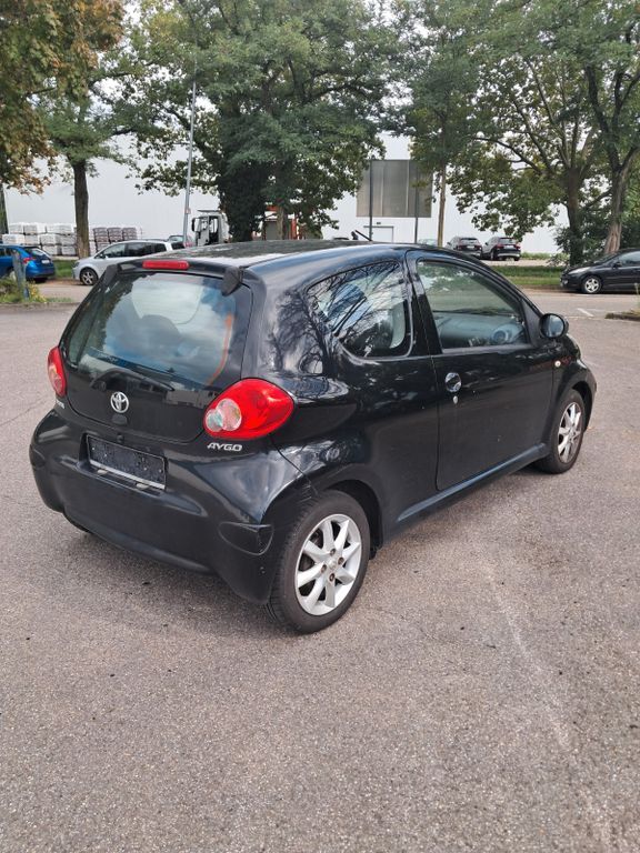 Toyota Aygo (X) 221.000 km 990 € Freiburg 79111