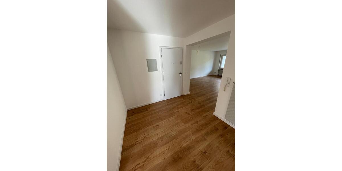 Erdgeschoßwohnung Neuenstein - 4 Zimmer, 100 m&sup2;, 1.050&euro; | Angebot:26350156