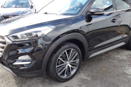 Hyundai TUCSON 65.400 km 17.950 € Solingen 42699