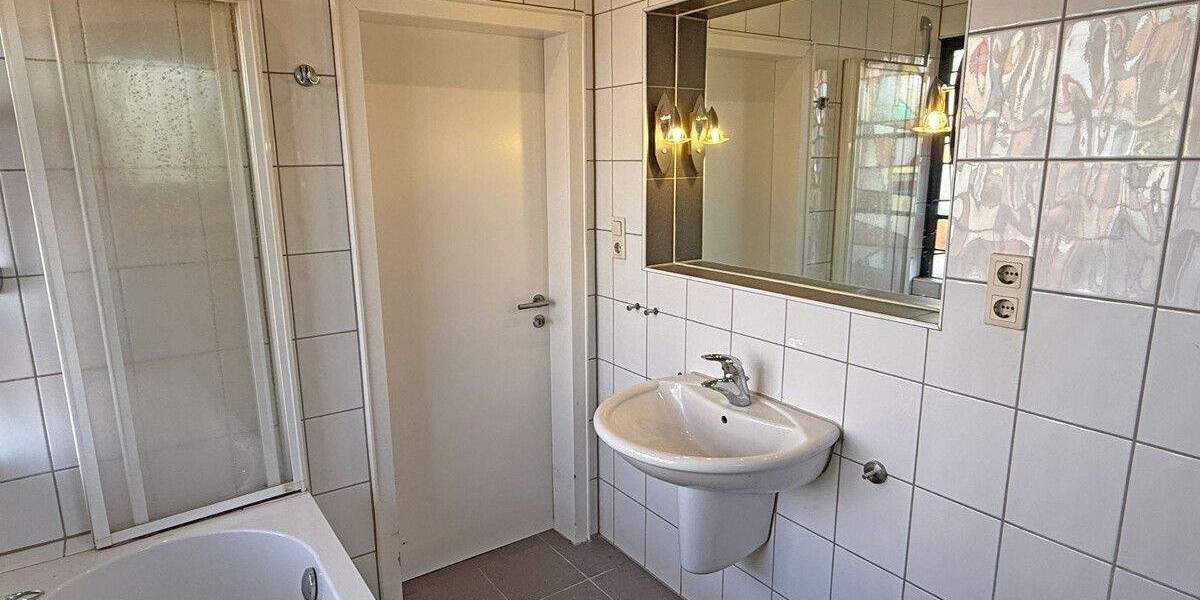 Einfamilienhaus Neukirchen-Vluyn Dong - 6 Zimmer, 148 m&sup2;, 299.999&euro; | Angebot:25265837