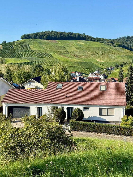 Stilvolles Anwesen in den Weinbergen von Baden-Baden Neuweier