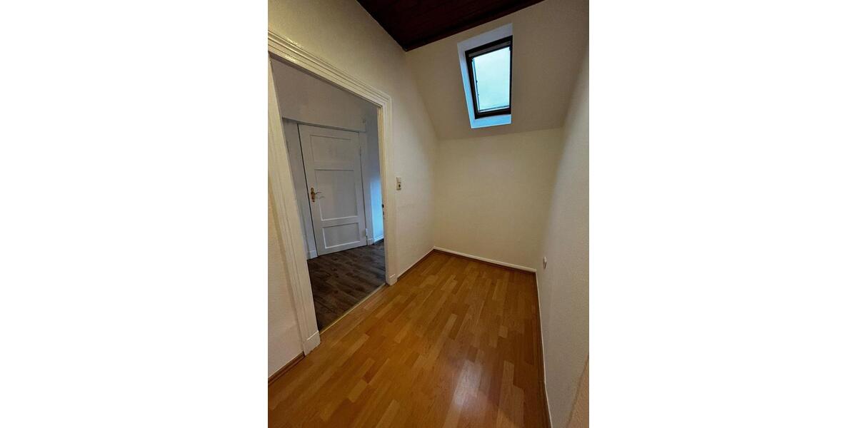 Mehrfamilienhaus, Wohnhaus Oldenburg Kreyenbrück - 7 Zimmer, 150 m&sup2;, 469.000&euro; | Angebot:25854803