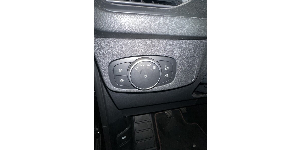 Ford Focus 35.099 km 19.600 &euro; Köln 50667