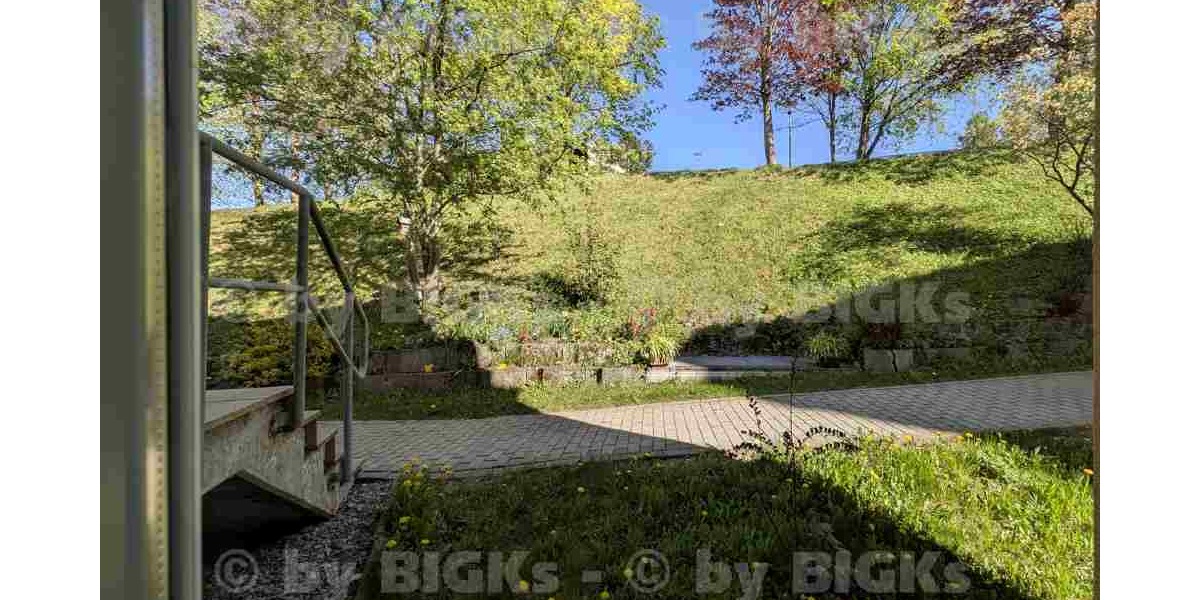 BIGKs: Suhl - Nähe Klinikum: 2 Zimmer-Wohnung mit Einbauküche und Terrasse (-;) - Erdgeschoßwohnung Suhl Suhl Heinbergsiedlung | Angebot:26418684