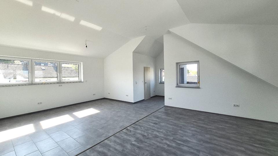 Dachgeschoßwohnung Bad Neustadt an der Saale - 2 Zimmer, 74 m&sup2;, 780&euro; | Angebot:26399602