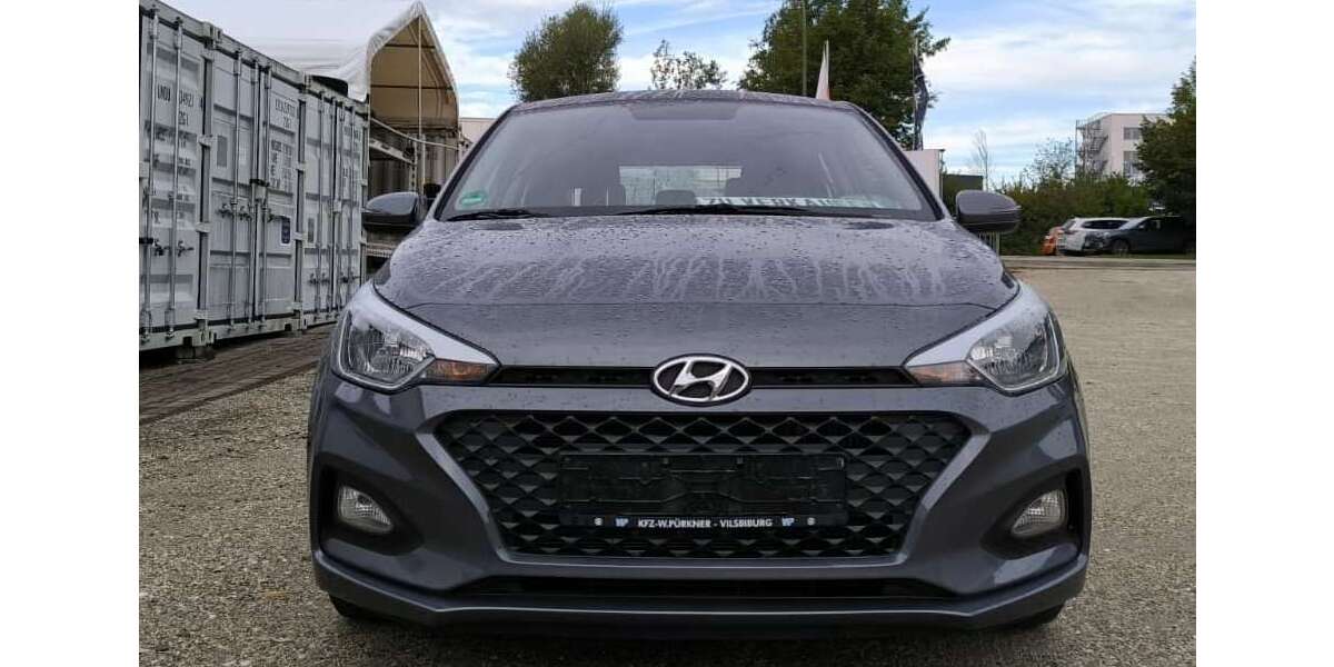 Hyundai i20 13.698 km 12.999 € Vilsbiburg 84137