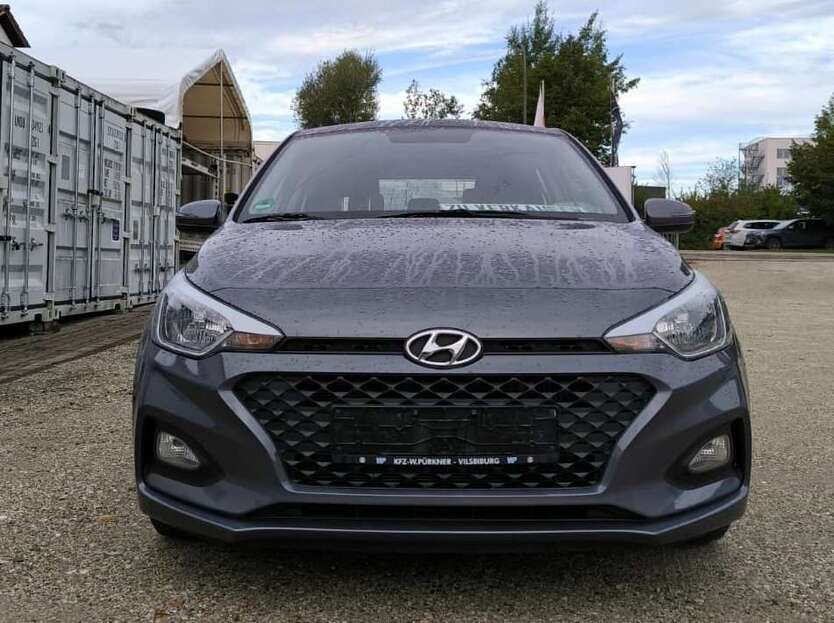 Hyundai i20 13.698 km 12.999 € Vilsbiburg 84137