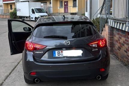 Mazda 3 222.000 km 7.890 € Berlin 12627