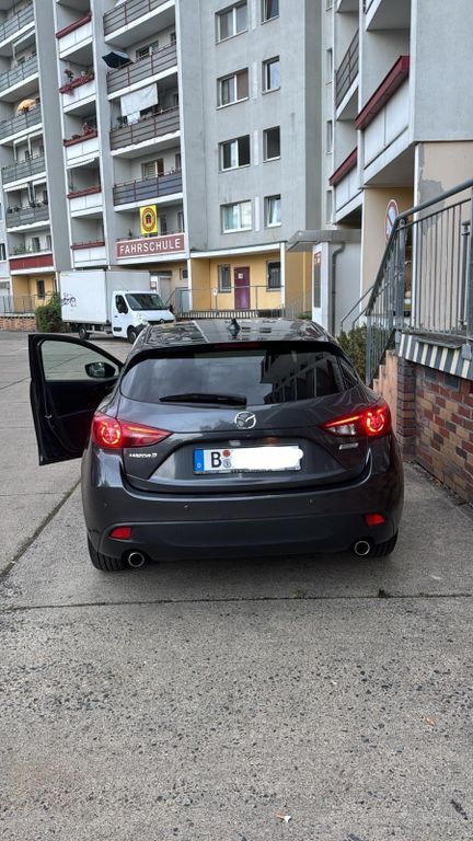 Mazda 3 222.000 km 7.890 € Berlin 12627