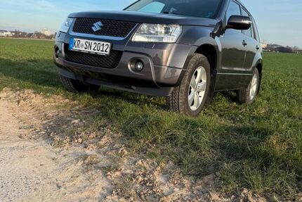 Suzuki Grand Vitara 121.000 km 9.000 &euro; Krefeld 47805