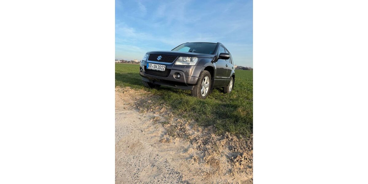 Suzuki Grand Vitara 121.000 km 9.000 &euro; Krefeld 47805