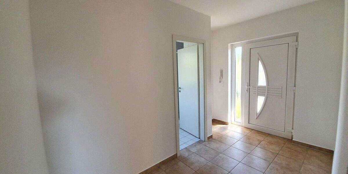 Einfamilienhaus Finsterwalde - 5 Zimmer, 130 m&sup2;, 1.290&euro; | Angebot:25337669