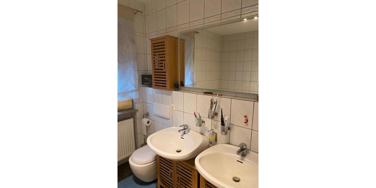 Doppelhaushälfte Karlstadt - 8 Zimmer, 170 m&sup2;, 470.000&euro; | Angebot:23497427