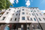 Investment im Szenekiez: Vermietete 5-Zimmer-Altbauwohnung mit Balkon auf 129m² - PROVISIONSFREI 5 zimmer