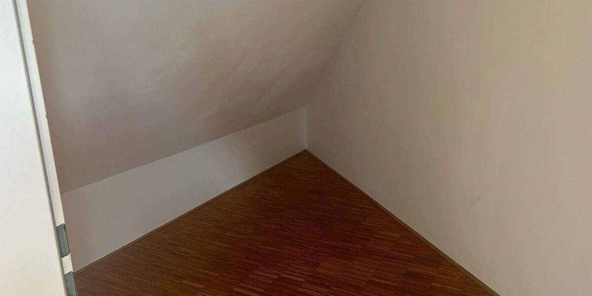 Etagenwohnung Weißenfels - 3 Zimmer, 109 m&sup2;, 800&euro; | Angebot:24990147